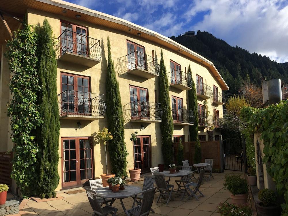 บราวส์บูทิคโฮเต็ล Bed & Breakfast ควีนส์ทาวน์ ภายนอก รูปภาพ