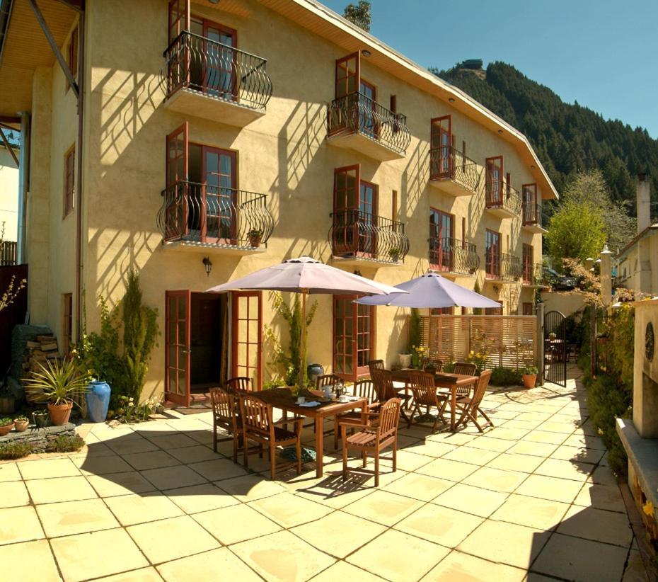 บราวส์บูทิคโฮเต็ล Bed & Breakfast ควีนส์ทาวน์ ภายนอก รูปภาพ